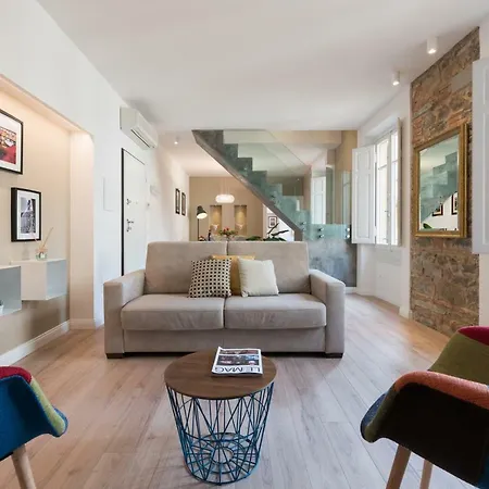 Luxury In Center Apartment
